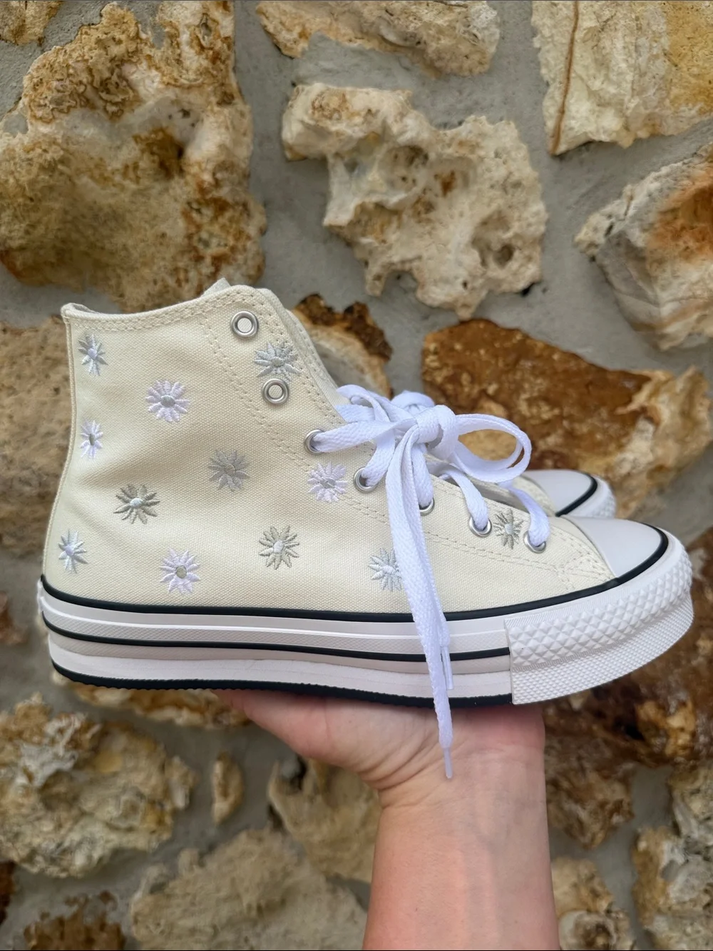 Converse CTAS Eva lift high tops youth 6 women’s 8 embroidered floral
